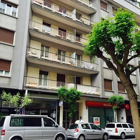 Amplio En Gros Con Parking Privado