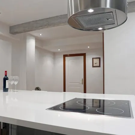 Amplio En Gros Con Parking Privado