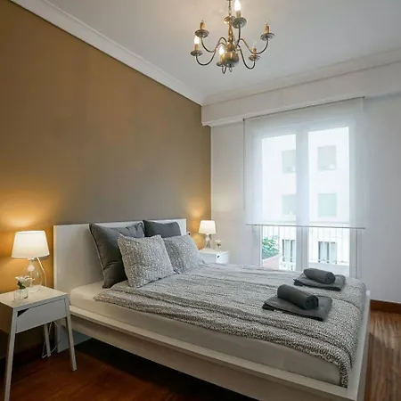 Amplio En Gros Con Parking Privado *