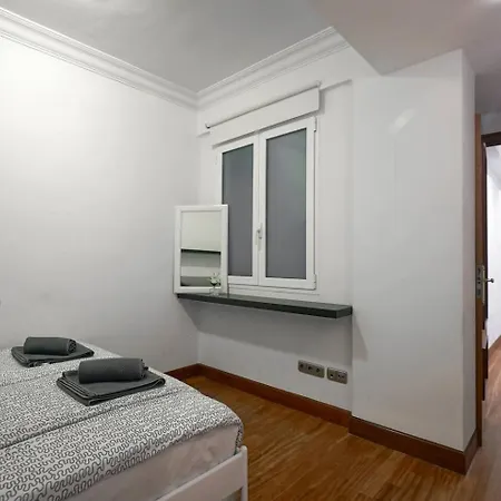 Apartament Amplio En Gros Con Parking Privado *