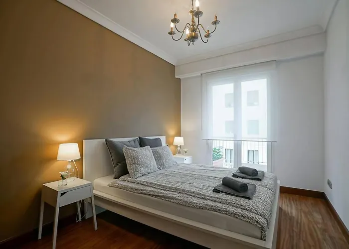 Amplio En Gros Con Parking Privado *